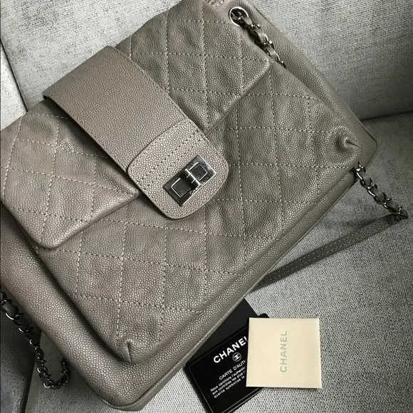Chanel shoulder bag in grey caviar - Picture 3 of 16
